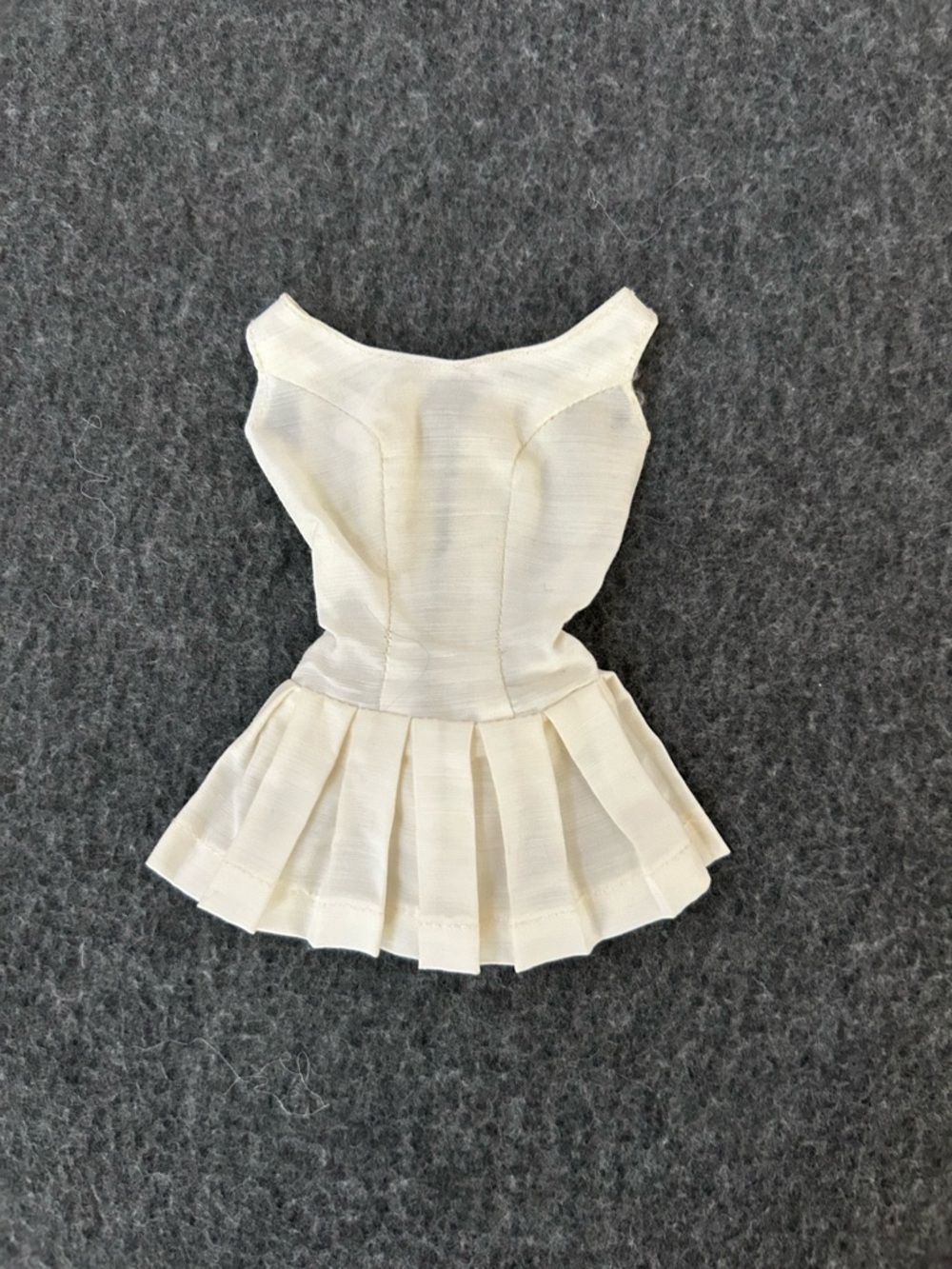 Vintage 1960s Barbie “Tennis Anyone” #941
Cardigan, Dress, Raquet - Picture 4 of 7